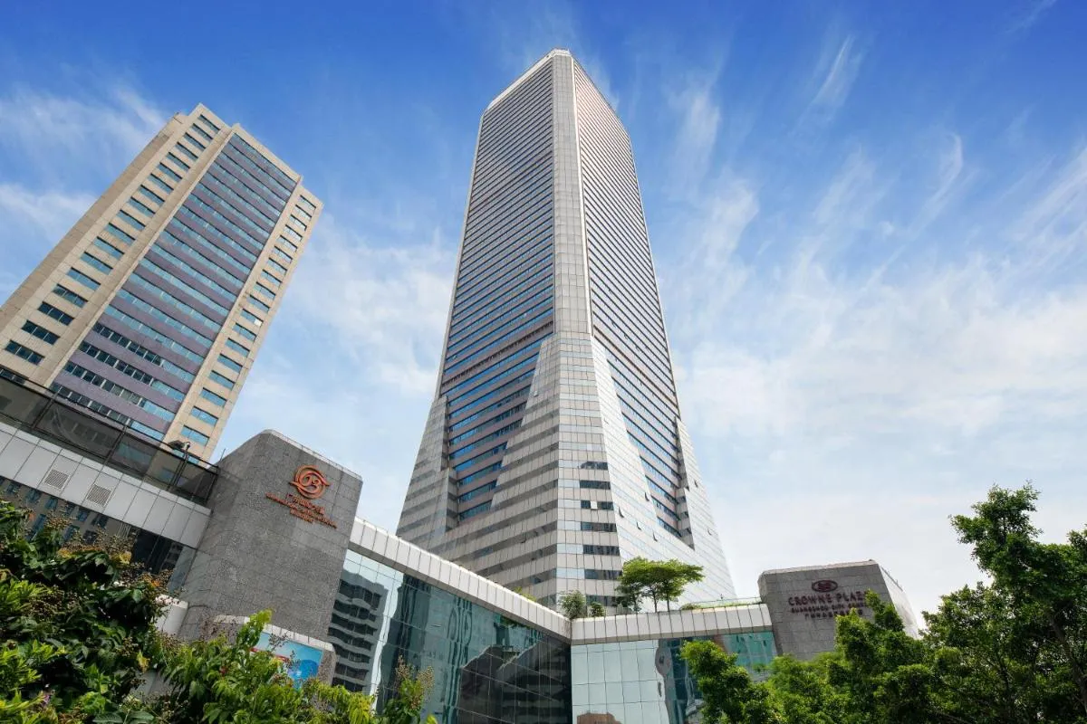 Image 4 of Crowne Plaza Guangzhou City Centre, an IHG Hotel – SKYLINE 63 BAR enjoy the Guangzhou city view