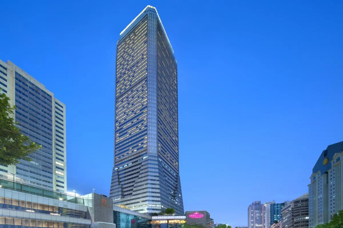 Image 2 of Crowne Plaza Guangzhou City Centre, an IHG Hotel – SKYLINE 63 BAR enjoy the Guangzhou city view