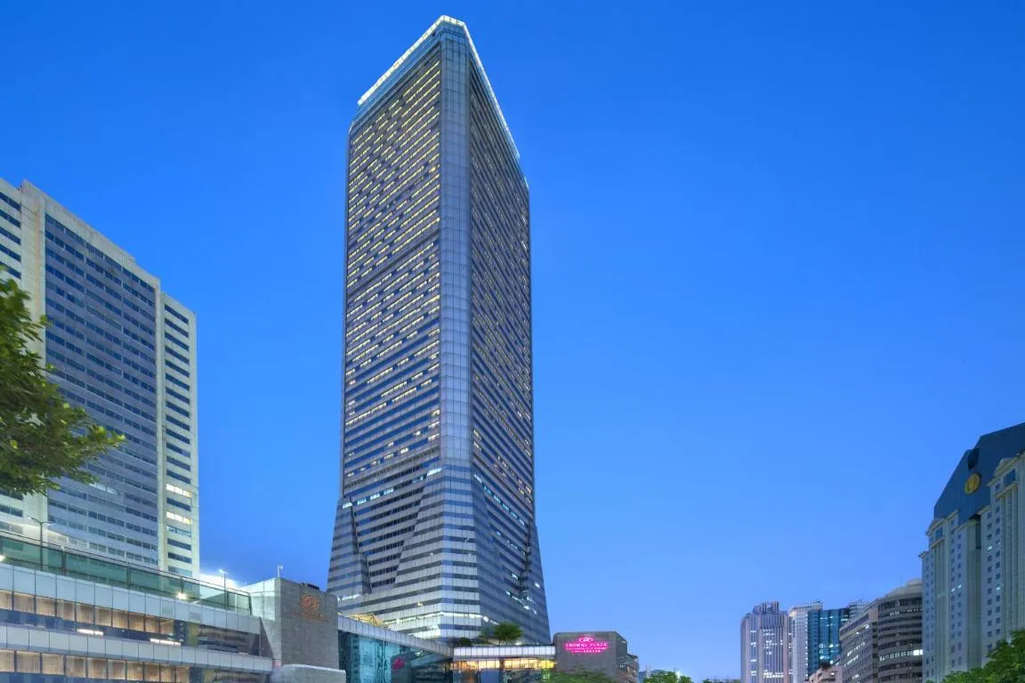 Image of Crowne Plaza Guangzhou City Centre, an IHG Hotel – SKYLINE 63 BAR enjoy the Guangzhou city view