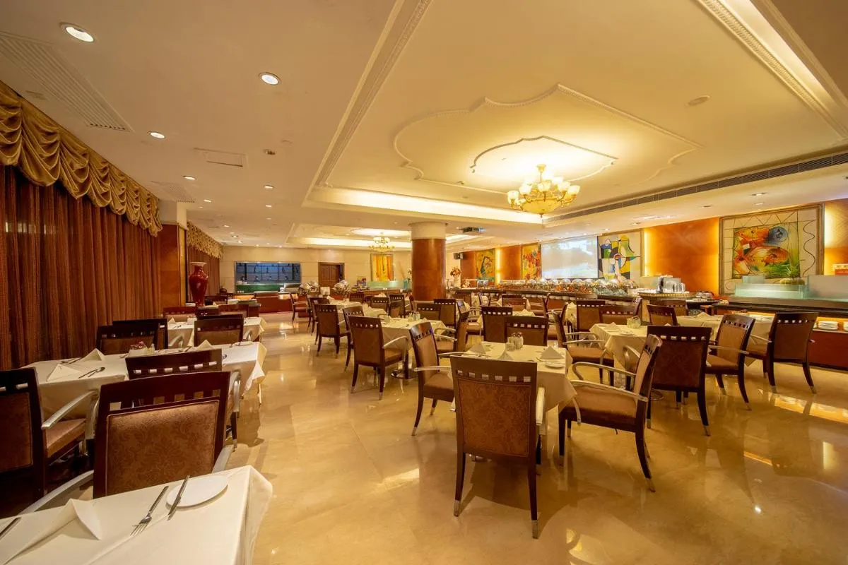 Image 3 of Grand International Hotel