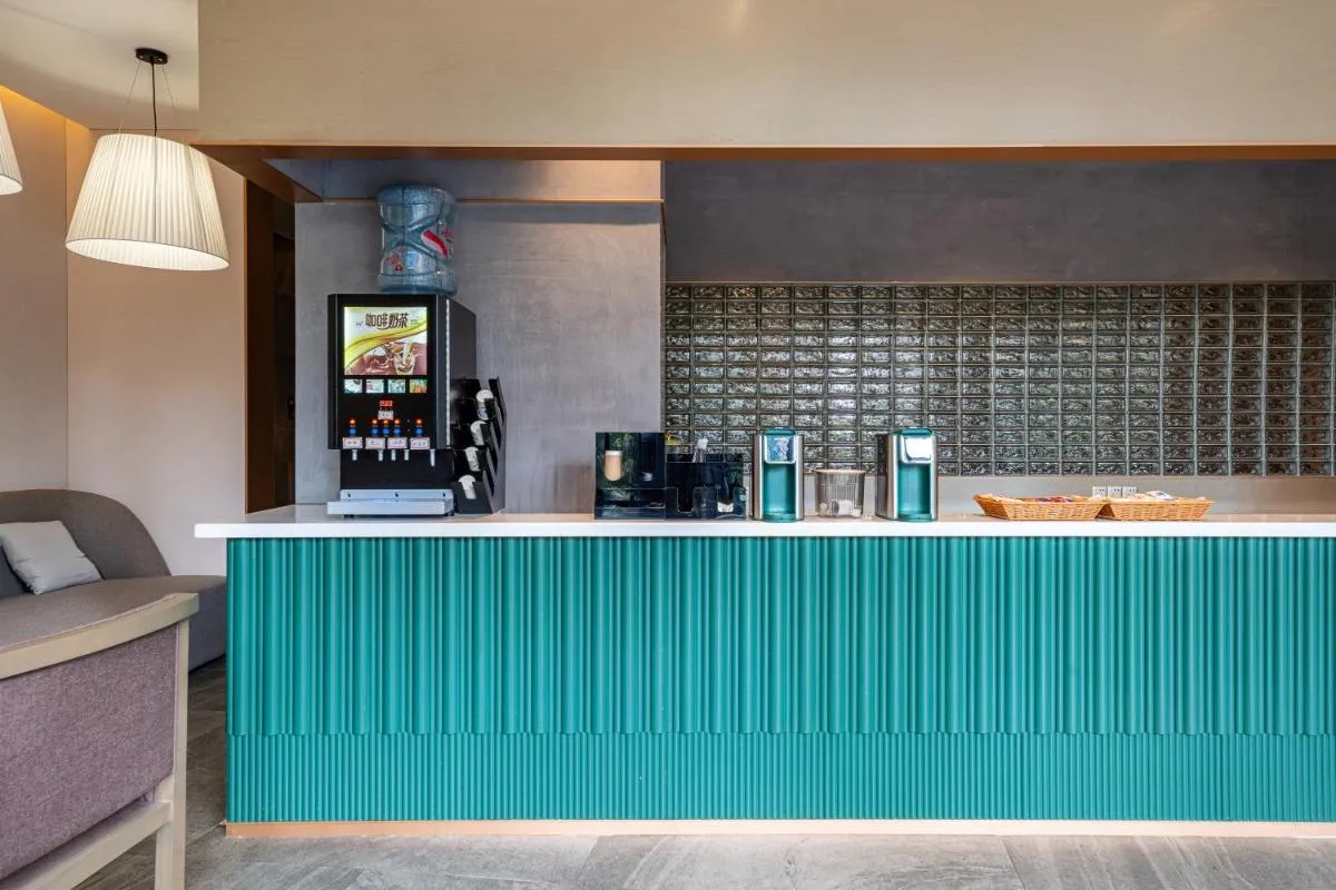 Image 2 of 广州天河太古汇丽呈睿轩酒店 Complimentary Craft Beer – Metro Line 3 Directly to Canton Fair Venue