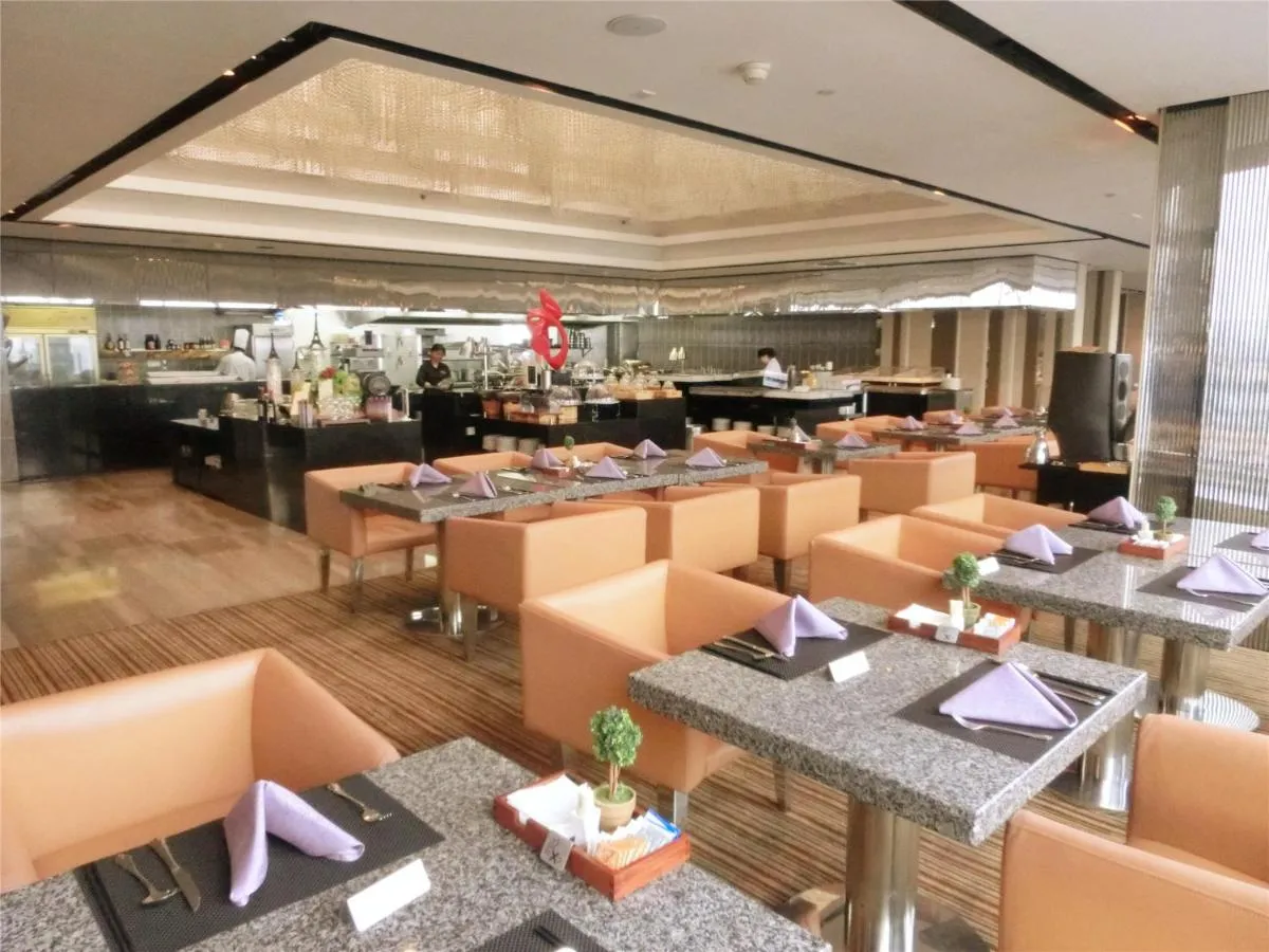Image 4 of Guangzhou Baiyun Hotel
