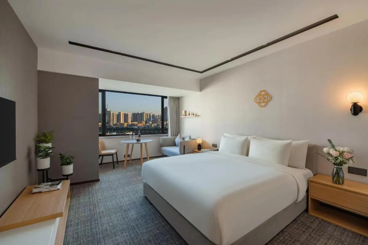 Image 1 of Guangzhou Hotel – Haizhu square metro station & close to Beijing road