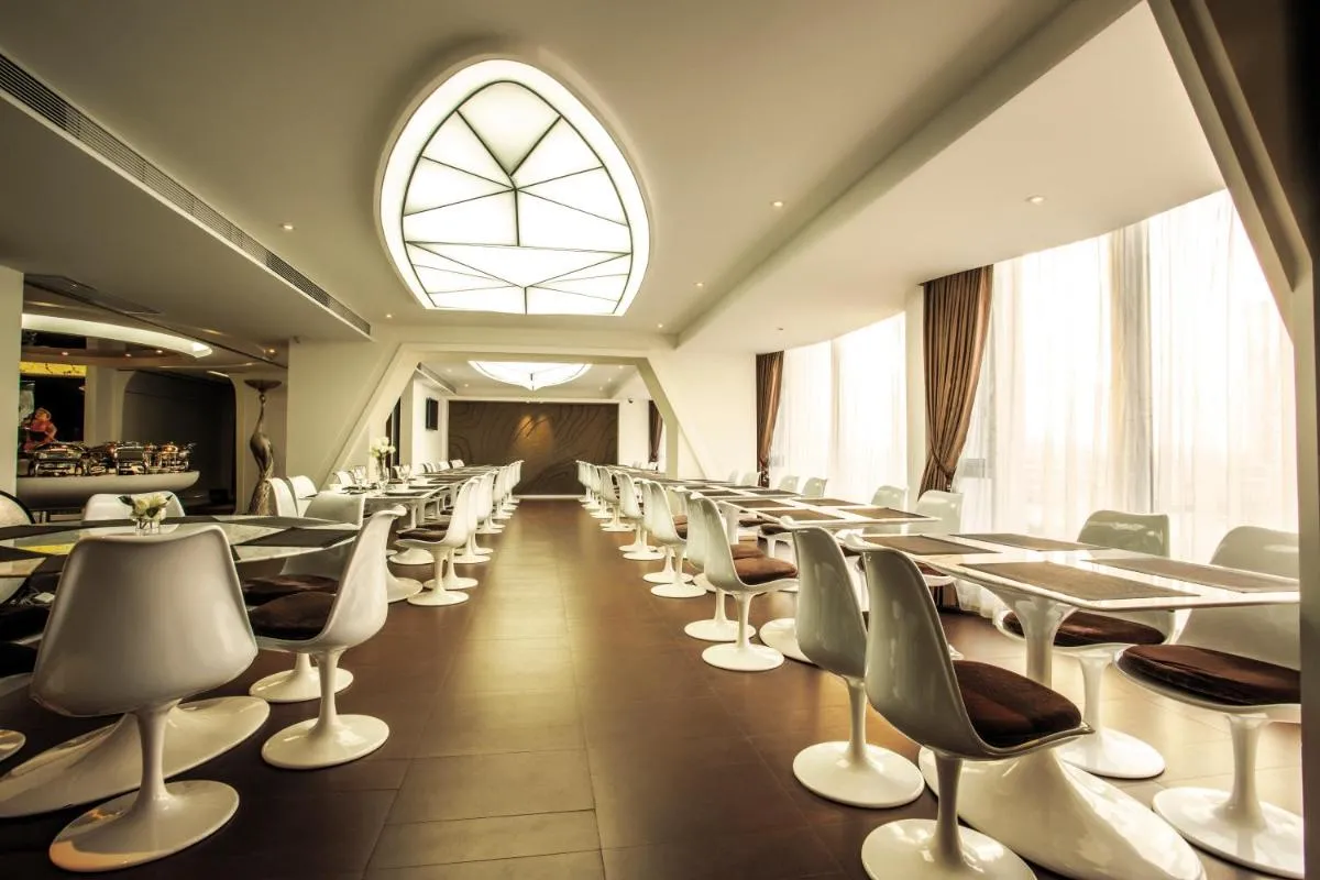 Image 2 of Guangzhou Planet Hotel