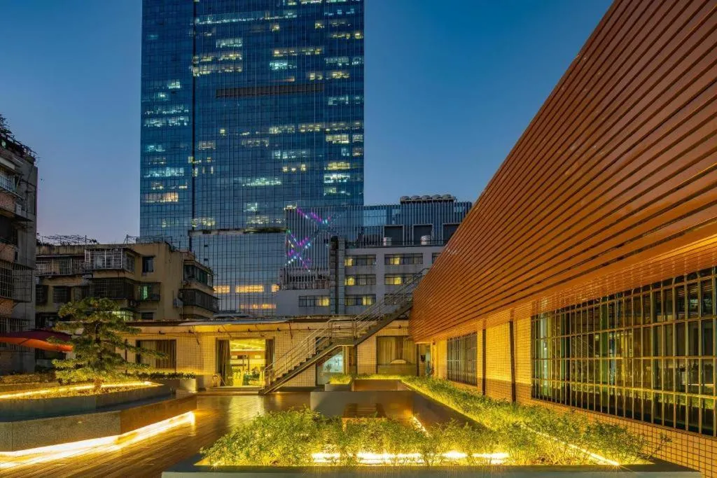 Image of Guangzhou Seaman Hotel-Line 2 JiangNanXi Station