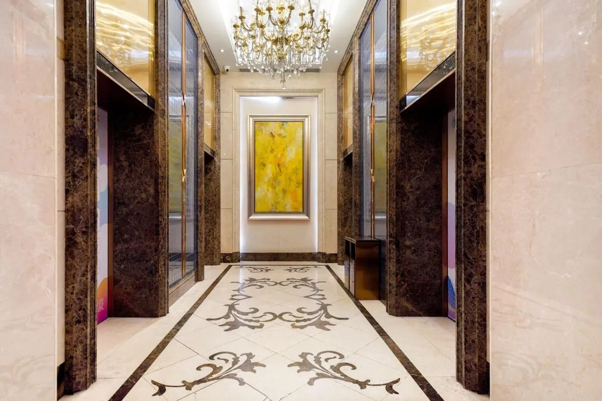 Image 2 of HT Legend Hotel Changgang Metro Station Exit F