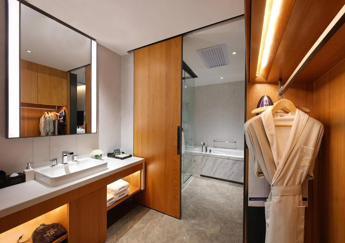Image 2 of Hampton by Hilton Guangzhou Tianhe Sports Center-Free Shuttle Bus to Exhibition During Canton Fair Period