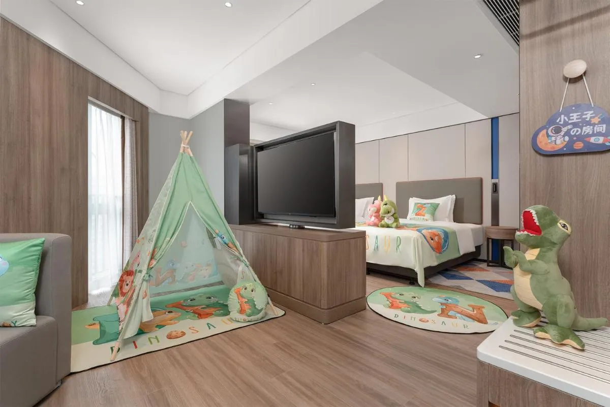 Image 1 of Holiday Inn Express Guangzhou Panyu Dashi, an IHG Hotel