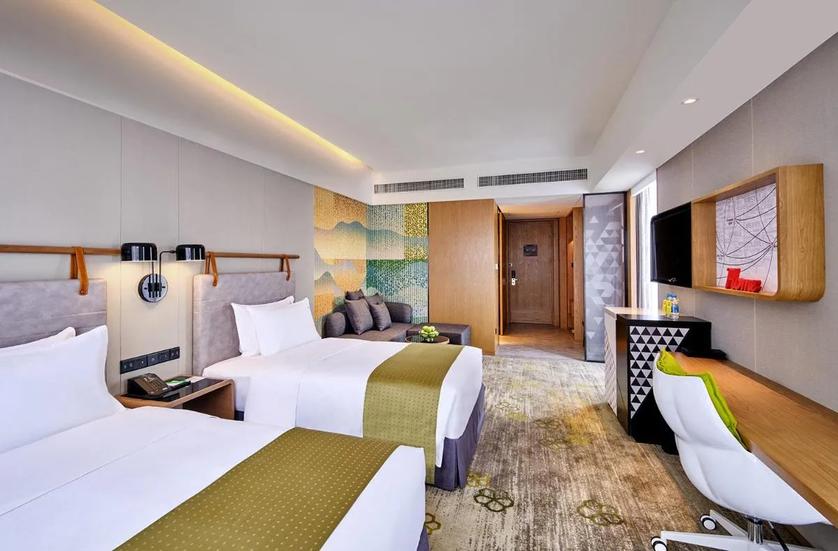Image 6 of Holiday Inn Guangzhou South Lake, an IHG Hotel