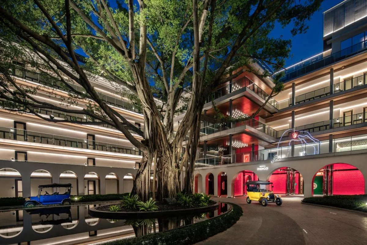 Image 3 of Hotel Indigo Guangzhou Haixinsha, an IHG Hotel – Complimentary Social hour at Flow