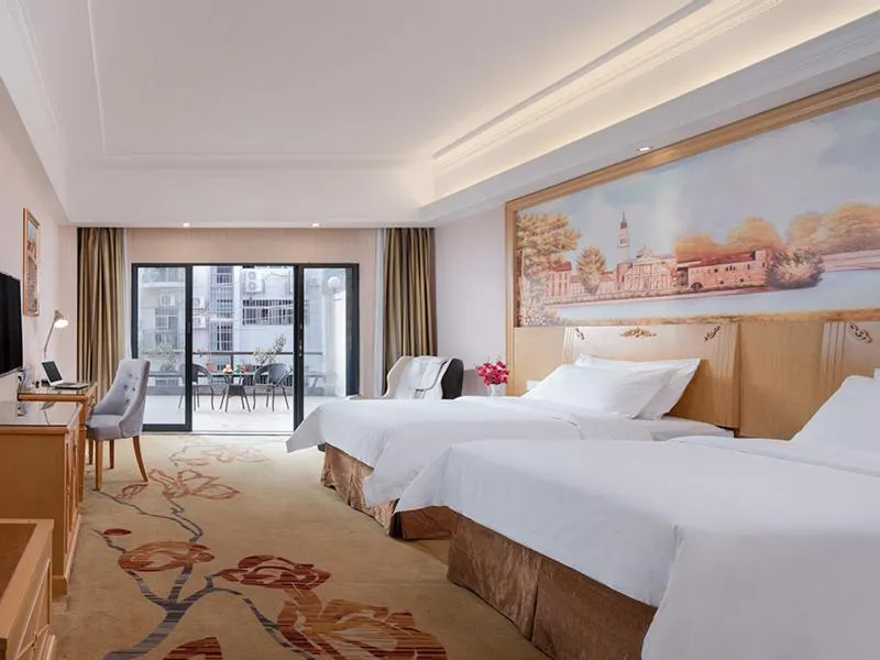 Image 1 of Vienna Hotel Guangzhou Panyu Huanan Country Garden