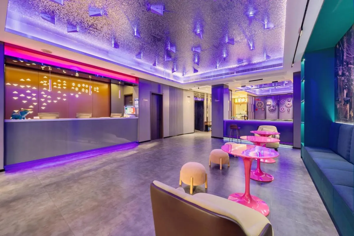 Image 2 of Xinghe Yuezhi S Hotel to Guangzhou Yuexiu Park Railway Station Subway Station Baima Clothing City Flagship Store