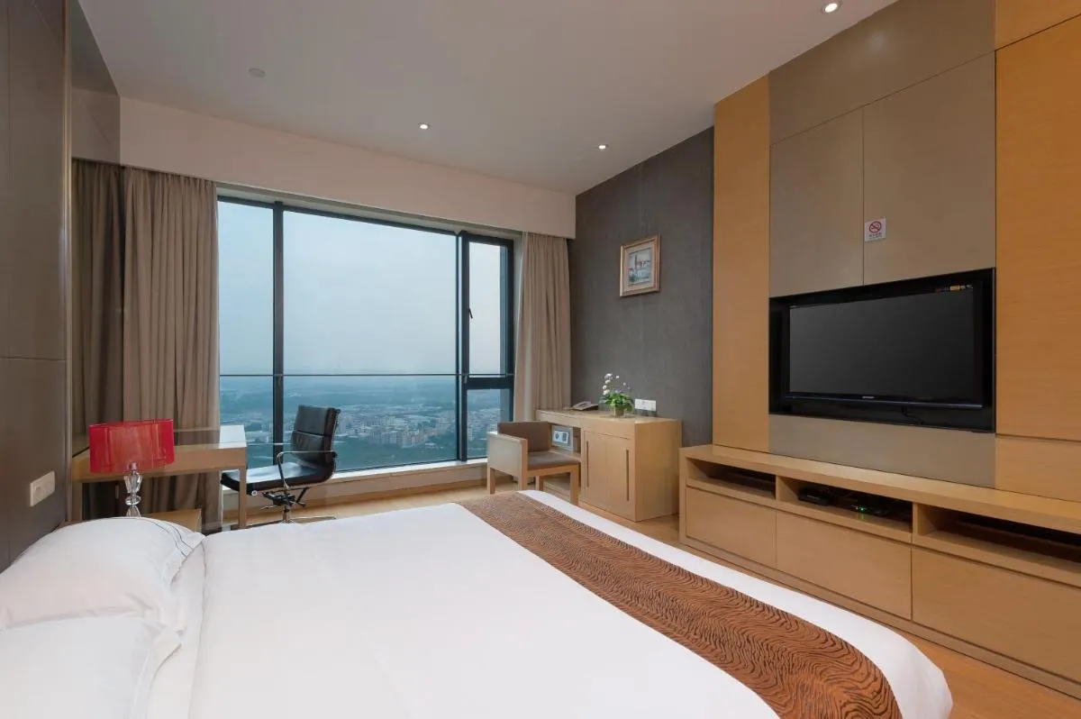 Image 4 of Yicheng Pazhou Poly World Trade Centre Apartment