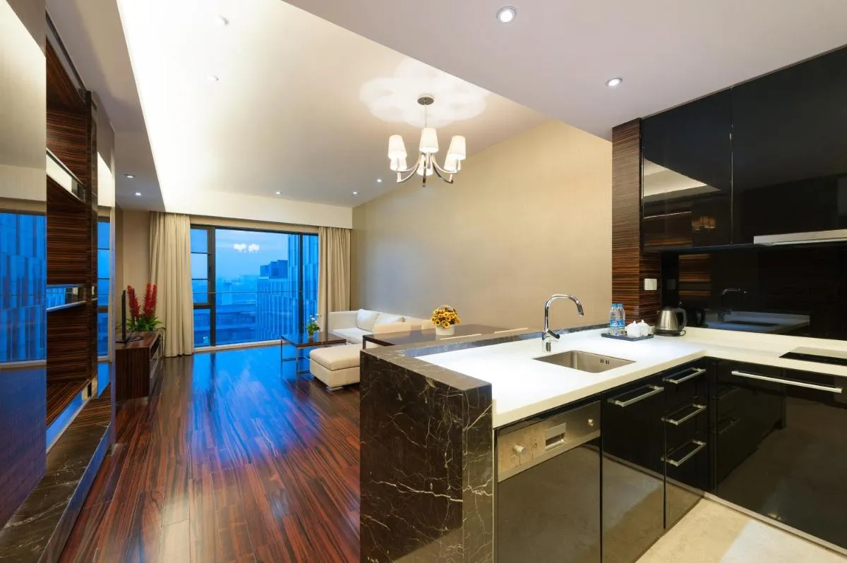 Image 1 of Yicheng Pazhou Poly World Trade Centre Apartment