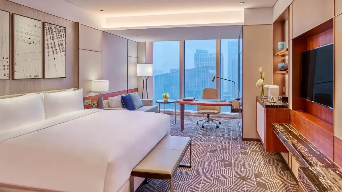 Image 4 of InterContinental Guangzhou Exhibition Center by IHG – Free shuttle between hotel and Exhibition Center during Canton Fair & Exhibitor registration Counter