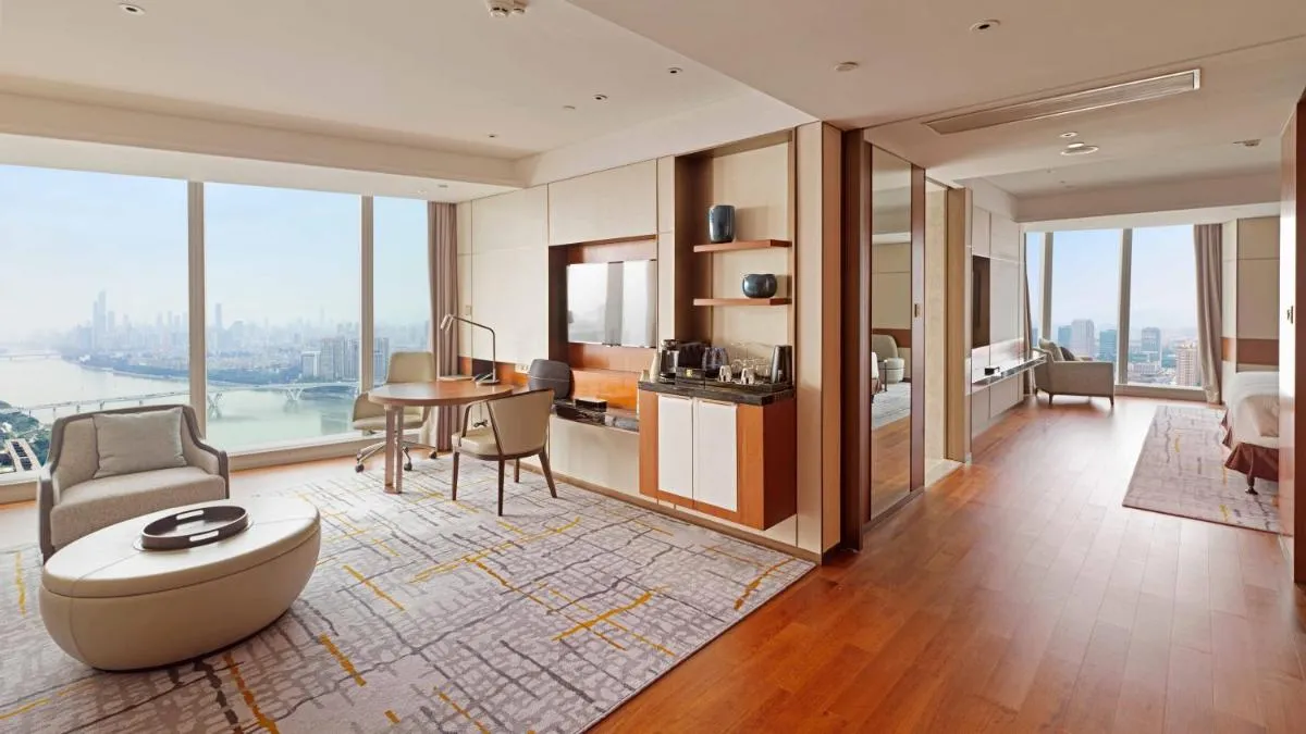 Image 1 of InterContinental Guangzhou Exhibition Center by IHG – Free shuttle between hotel and Exhibition Center during Canton Fair & Exhibitor registration Counter