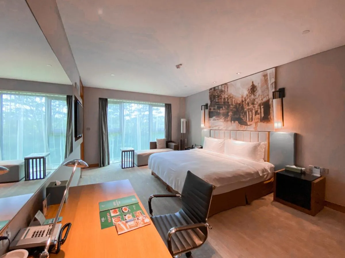 Image 1 of Junluxe Hotel Guangzhou Science City-Free Shuttle Bus Service to Guangzhou Canton Fair