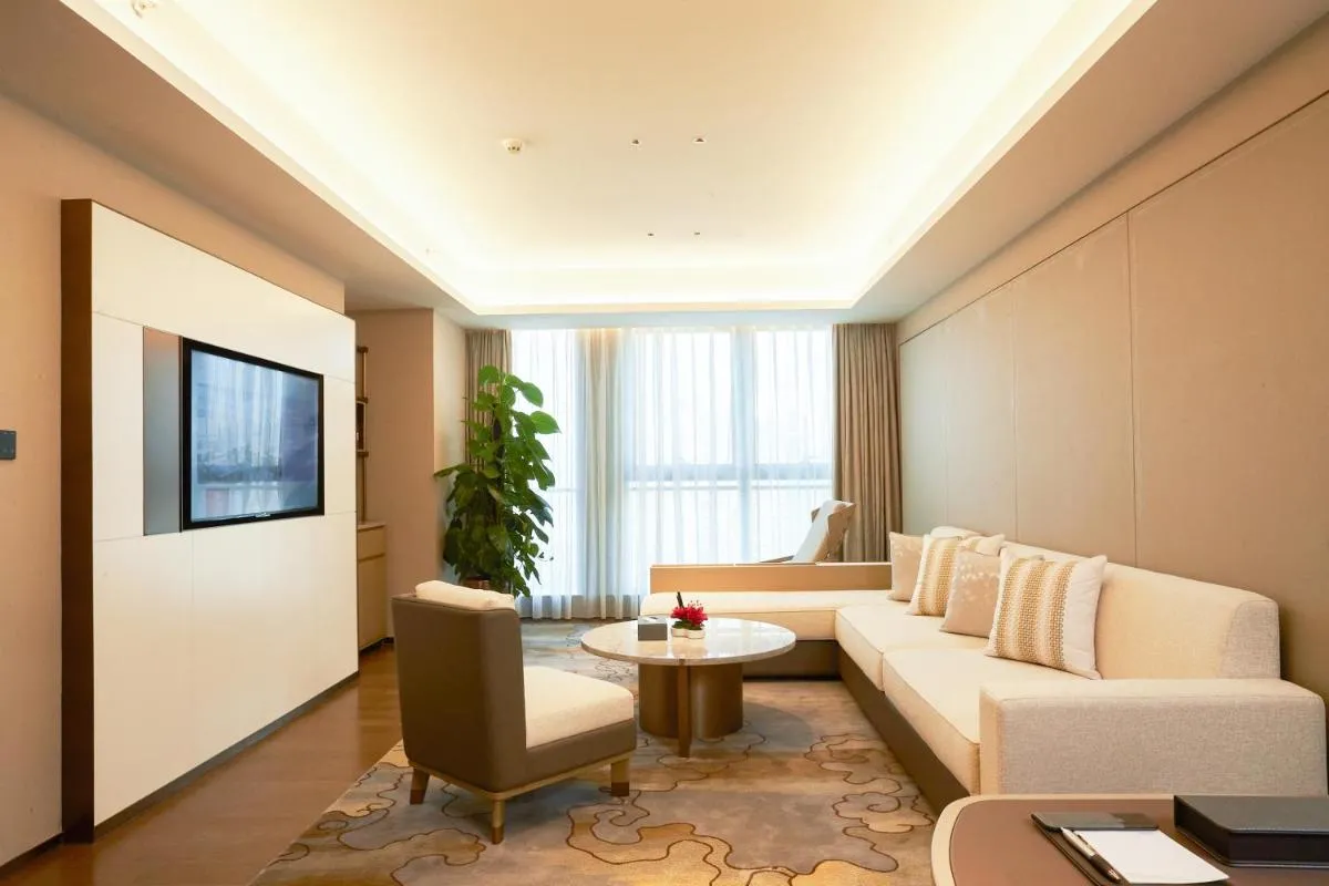 Image 4 of LN Dongfang Hotel Pazhou-Free Shuttle Buses and Registration Counter for Purchasing Agents during the Canton Fair