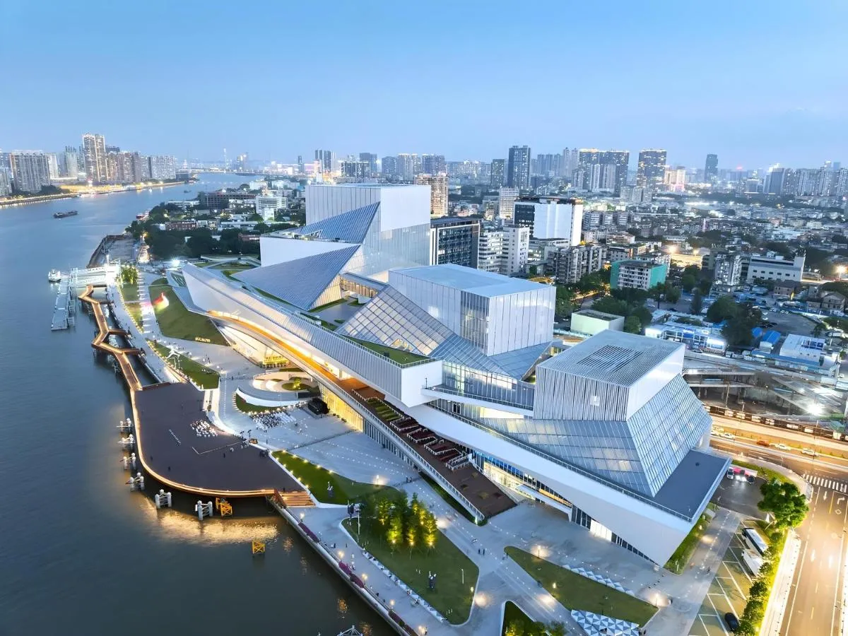 Image 6 of Lanwan International Hotel – Guangzhou Yongqing Walking Street&Shamian Island Scenic Spot Branch- Exit F towards Shamian Island at Huangsha Metro TRF stop of Line 1&Line 6