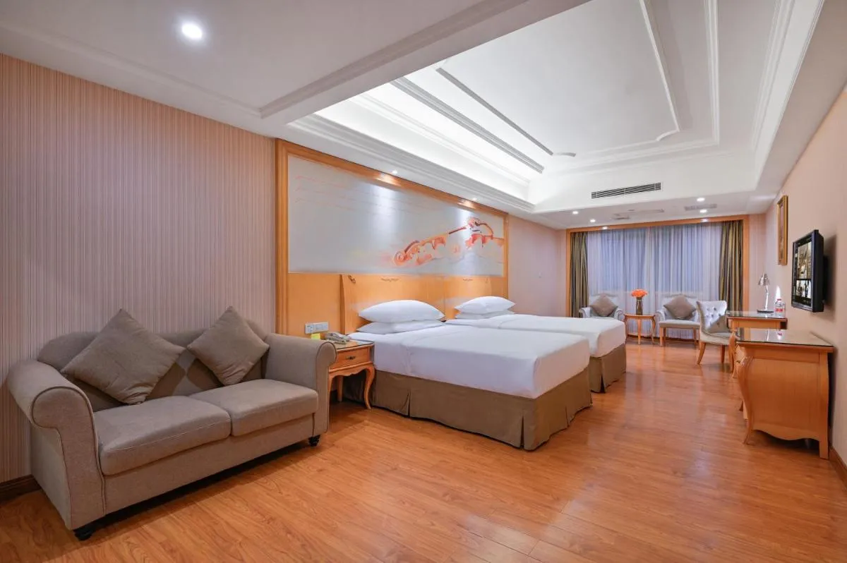 Image 1 of Vienna International Hotel Guangzhou Baiyun International Conference Center